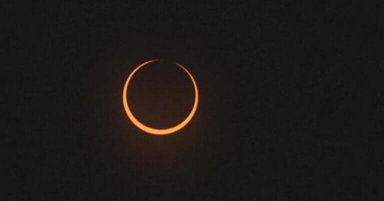 Enthusiastic Skywatchers Witness ‘Ring of Fire’ Eclipse Across the Western Hemisphere